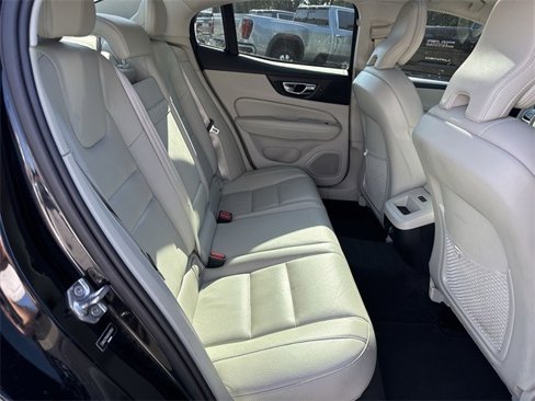 Used 2019 Volvo S60 T6 Momentum w/ Multimedia Package image 31