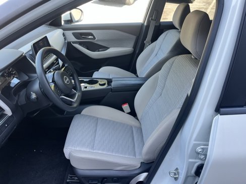 Used 2023 Nissan Rogue SV image 12