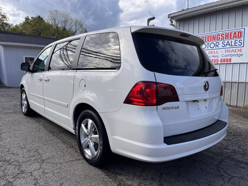 Used 2010 Volkswagen Routan SE image 7