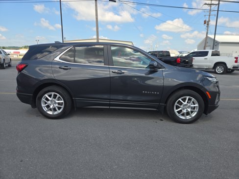 Used 2022 Chevrolet Equinox LT image 2