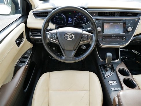 Used 2016 Toyota Avalon XLE Plus image 11
