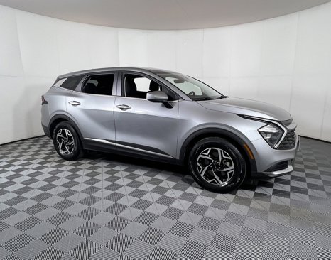 Used 2023 Kia Sportage LX image 1