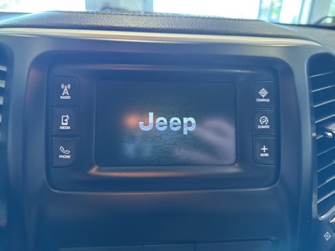 Used 2015 Jeep Cherokee Latitude image 25