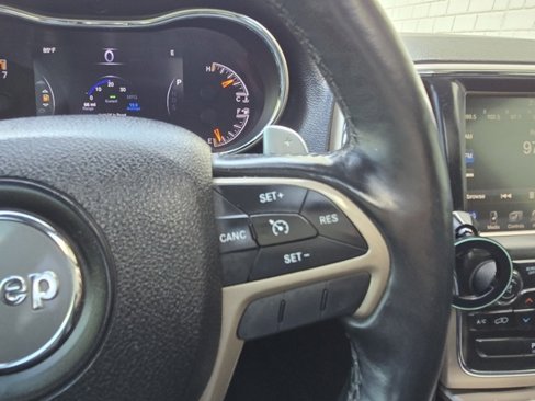 Used 2015 Jeep Grand Cherokee Limited w/ Trailer Tow Group IV image 34