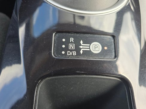 Used 2013 Nissan Leaf SL w/ Premium Pkg image 31