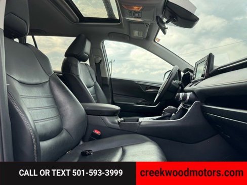 Used 2021 Toyota RAV4 XLE Premium image 8