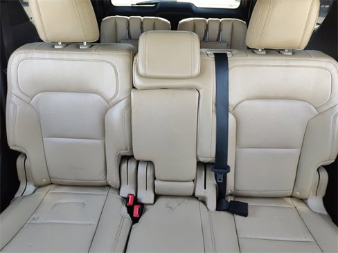 Used 2017 Ford Explorer Limited image 32