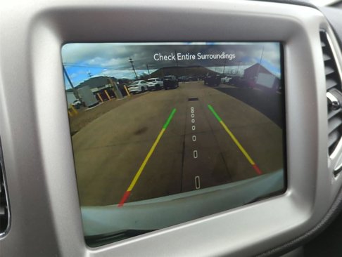 Used 2021 Jeep Compass Latitude image 28