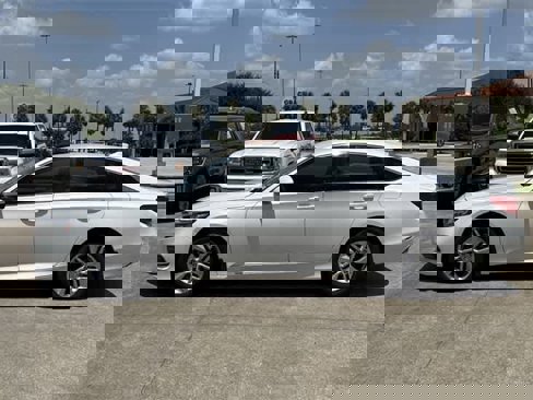 Used 2020 Honda Accord LX image 2