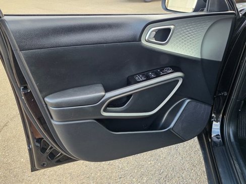 Used 2023 Kia Soul S image 18