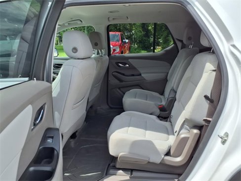 Used 2018 Chevrolet Traverse LT image 11