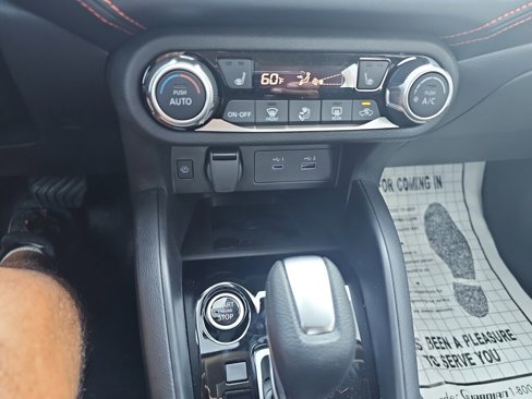 New 2025 Nissan Versa SR w/ Trunk Package image 12