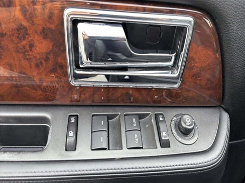 Used 2016 Lincoln Navigator Select image 26