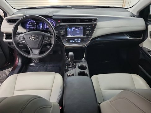 Used 2018 Toyota Avalon XLE image 11