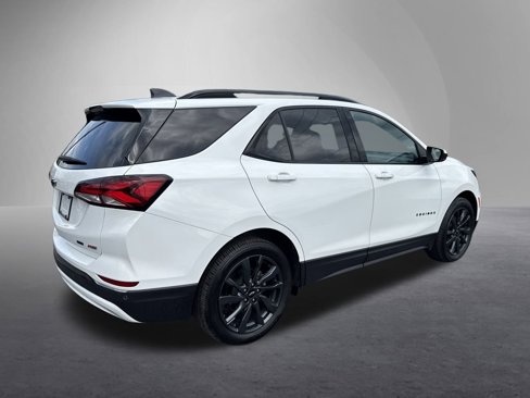 Used 2022 Chevrolet Equinox RS image 3