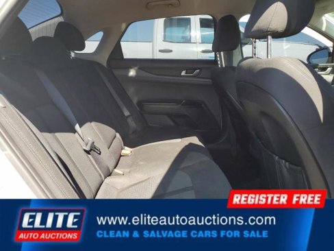 Used 2021 Kia K5 LXS image 19