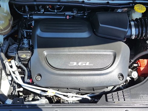 Used 2017 Chrysler Pacifica Touring-L w/ Tire & Wheel Group image 22