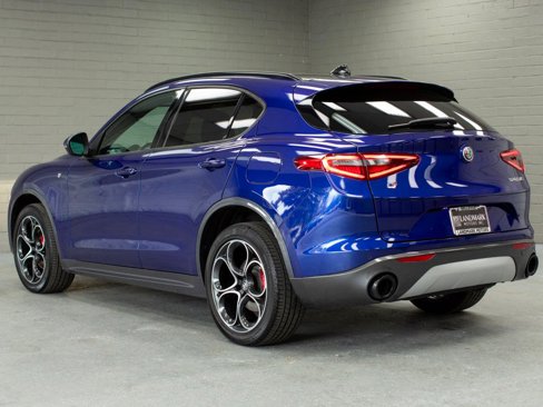 Used 2022 Alfa Romeo Stelvio Ti image 40