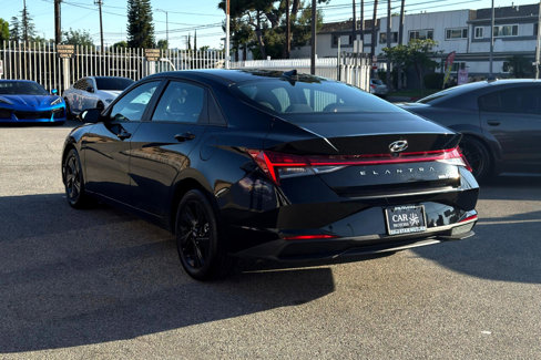 Used 2023 Hyundai Elantra Blue image 7