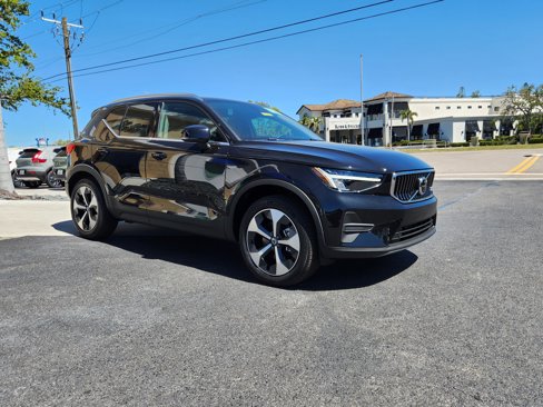New 2025 Volvo XC40 B5 Core w/ Protection Package image 1