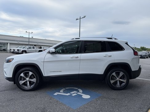 Used 2019 Jeep Cherokee Limited image 37