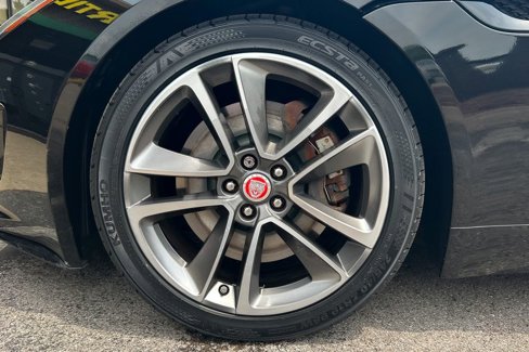 Used 2016 Jaguar F-TYPE Convertible image 40