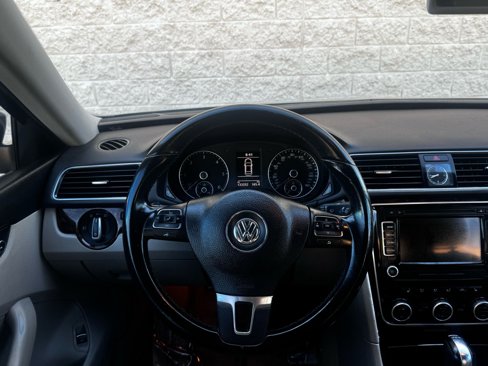 Used 2013 Volkswagen Passat TDI SEL Premium image 22