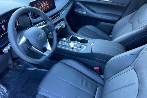New 2025 INFINITI QX60 Luxe w/ Black Edition image 9