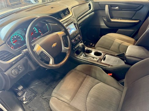 Used 2017 Chevrolet Traverse LT image 17