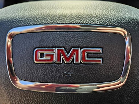 Used 2023 GMC Acadia SLT image 26