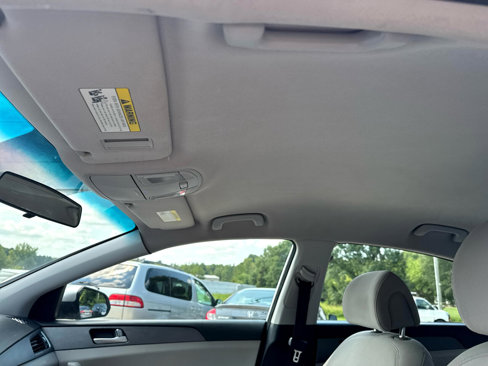 Used 2015 Hyundai Sonata SE image 12