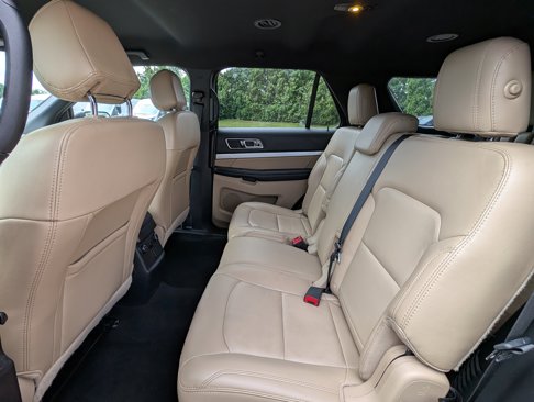 Used 2017 Ford Explorer XLT w/ Equipment Group 202A image 28