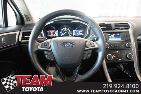 Used 2017 Ford Fusion SE image 21