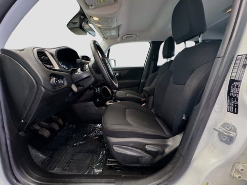 Used 2015 Jeep Renegade Latitude image 13