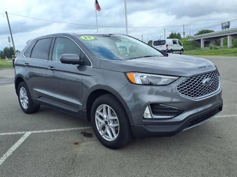Used 2023 Ford Edge SEL w/ Convenience Package image 3