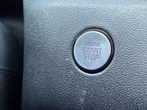 Used 2023 Kia Sorento S image 17