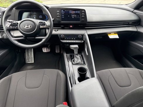 Certified 2025 Hyundai Elantra Sport image 4