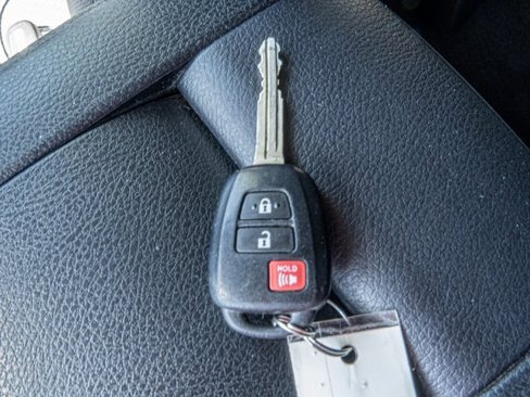 Used 2019 Toyota Highlander LE image 22
