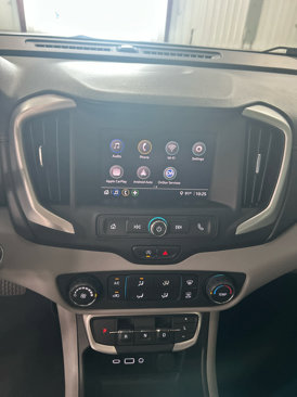 Used 2022 GMC Terrain SLE image 15