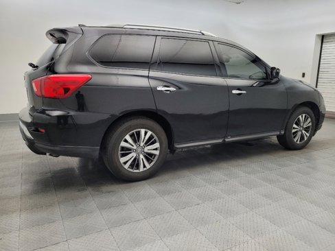 Used 2019 Nissan Pathfinder SV image 10