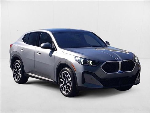 Used 2025 BMW X2 xDrive28i w/ Technology Package image 7