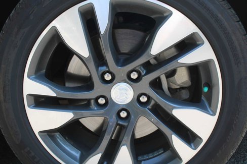 Used 2018 Buick Regal Essence w/ Driver Confidence Package #1 image 18