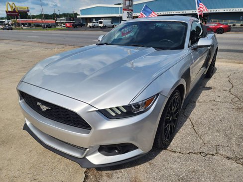 Used 2015 Ford Mustang Coupe image 4