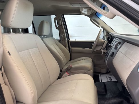 Used 2010 Ford Expedition XLT image 26