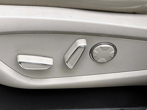 Used 2019 Lincoln MKC Reserve w/ MKC Climate Package image 17