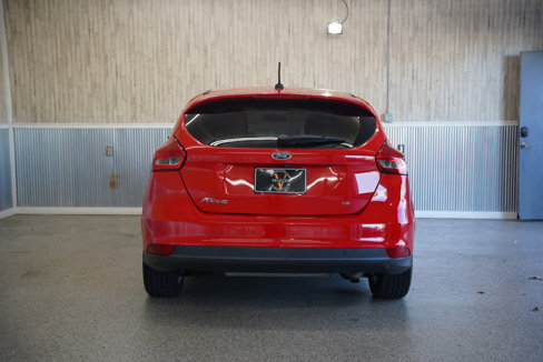 Used 2017 Ford Focus SE image 8