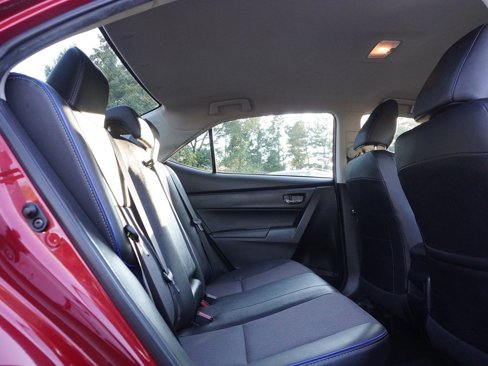 Used 2018 Toyota Corolla L image 32