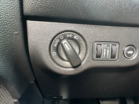 Used 2015 Dodge Challenger SXT w/ Super Sport Group (SS/T) image 22