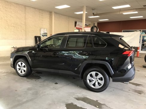 Certified 2021 Toyota RAV4 LE image 7