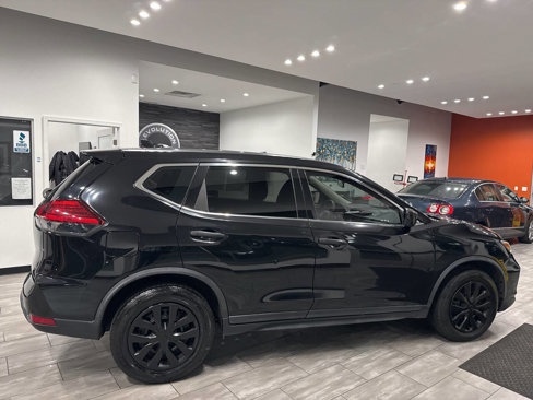 Used 2017 Nissan Rogue S image 13